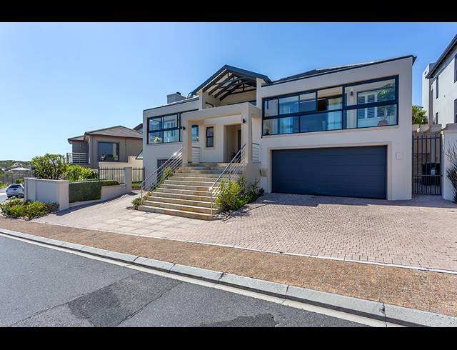 5 BEDROOM HOUSE FOR SALE IN BIG BAY